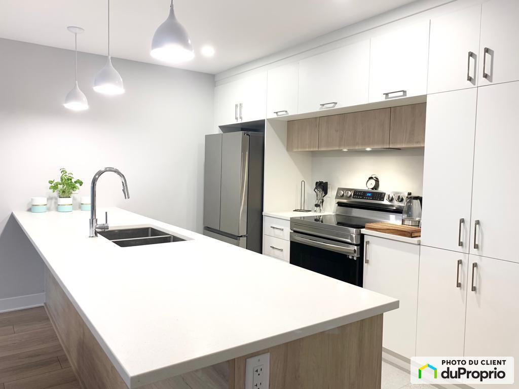 Magnifique condo 5 ½ SEMI-MEUBLÉ (5 électros) à Granby