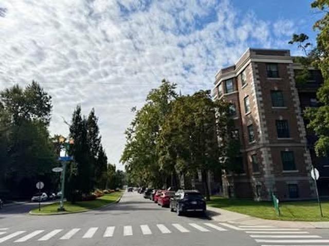 Lumineux 5 ½ au coeur d'Outremont/av. Bernard