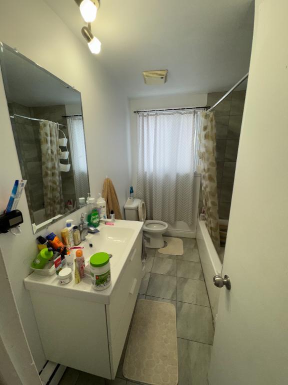 4 1/2 situé à Ste-Foy, A/C, Internet, stationnement