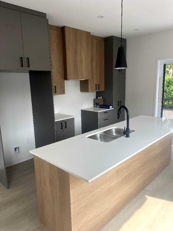 Grand 5 1/2 à louer à Saint-Jérôme