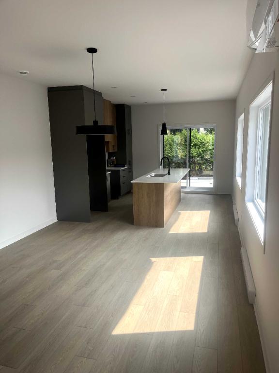 Grand 5 1/2 à louer à Saint-Jérôme