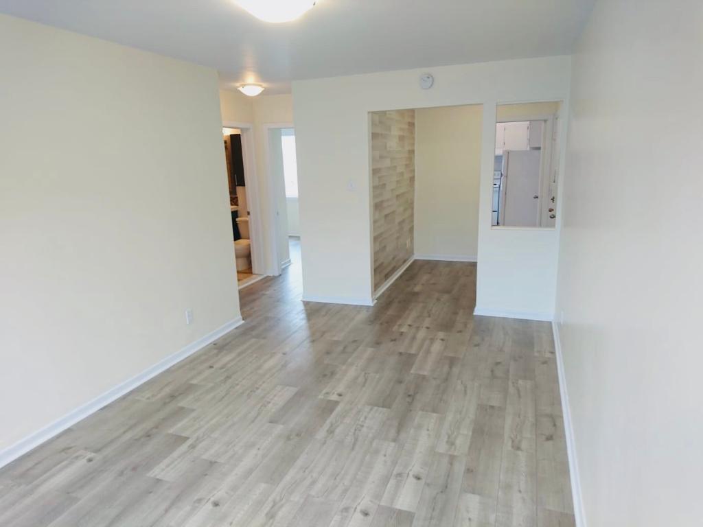 3 1/2 TOUT RÉNOVÉ, CHAUFFAGE ET EAU CHAUDE INCLUS, DISPONIBLE JUILLET