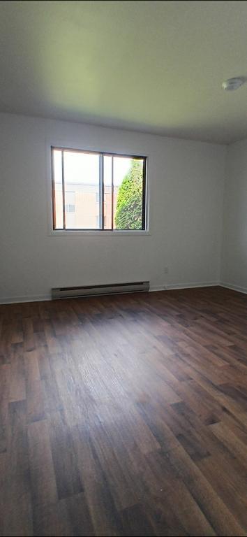 A Valleyfield - Beau, grande et propre - 3-1/2, LIBRE, balcon