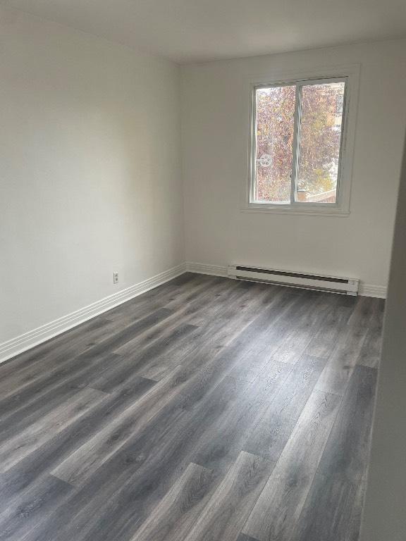 Montreal , 4 1/2 , pres metro Beaugrand