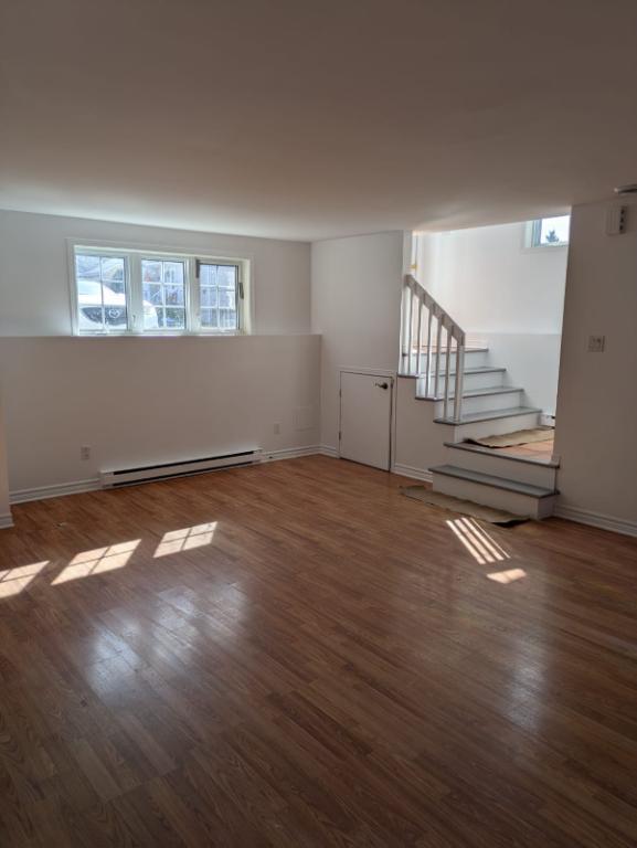 Grand 5 1/2, trés ensoleillé à Mcmasterville