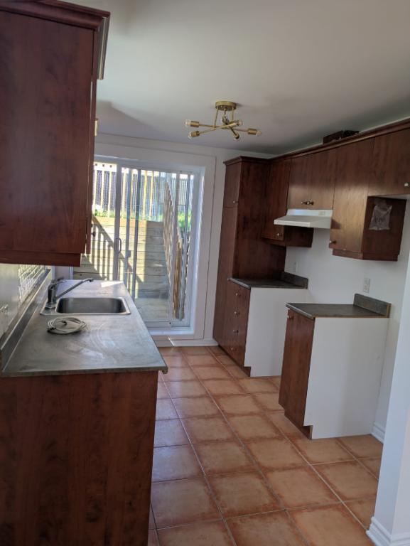 Grand 5 1/2, trés ensoleillé à Mcmasterville