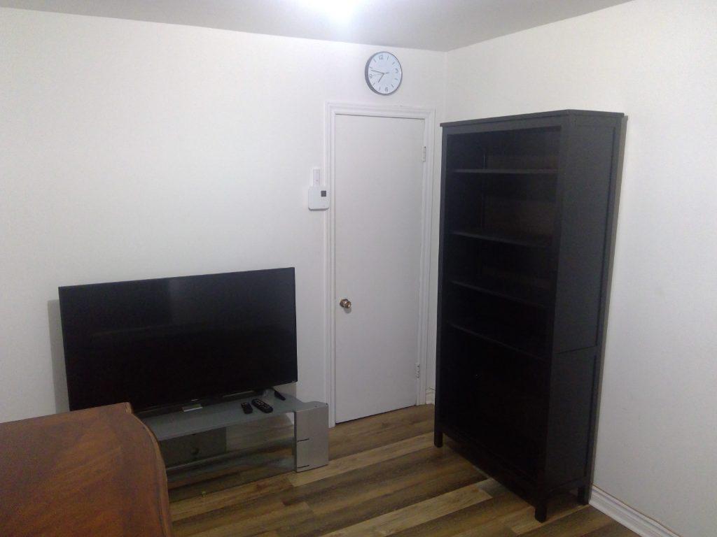 🏡 Magnifique 4½ rénové et meublé à louer – Montréal-Est, à deux pas du fleuve 📍 : 53A avenue Dubé, Montréal-Est (QC) H1B 4W8 💰 Loyer : 2 000