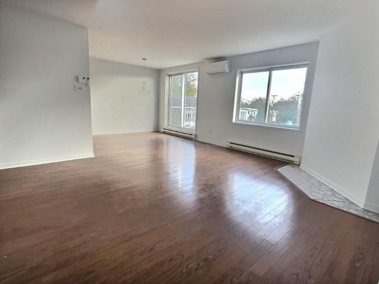 2 CH - 1 SDB - Charlemagne - $1,550 /mo