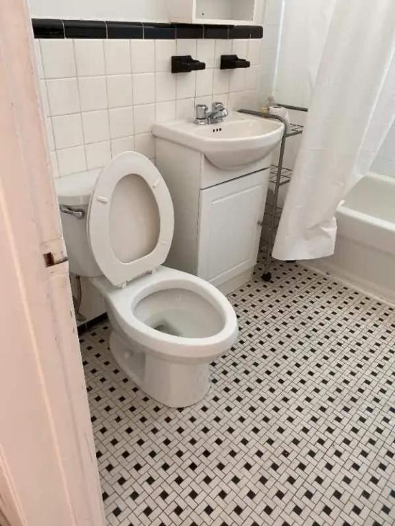 2 CH - 1 SDB - Sainte-Anne-de-Bellevue - $1,475 /mo