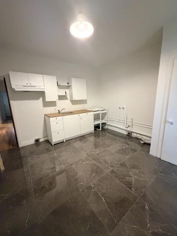 Grand 4 ½, Haut de duplex à Ahuntsic -1750$ / mois