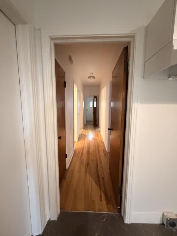 Grand 4 ½, Haut de duplex à Ahuntsic -1750$ / mois