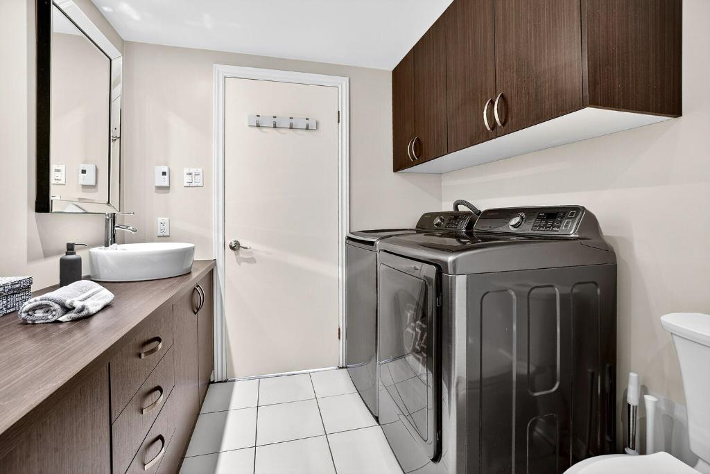 51/2 avec 3 chambres fermées au RC