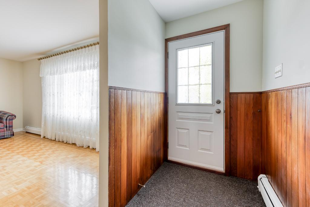 Très grand logement spacieux, lumineux se trouvant dans un emplacement très recherché avec un garage