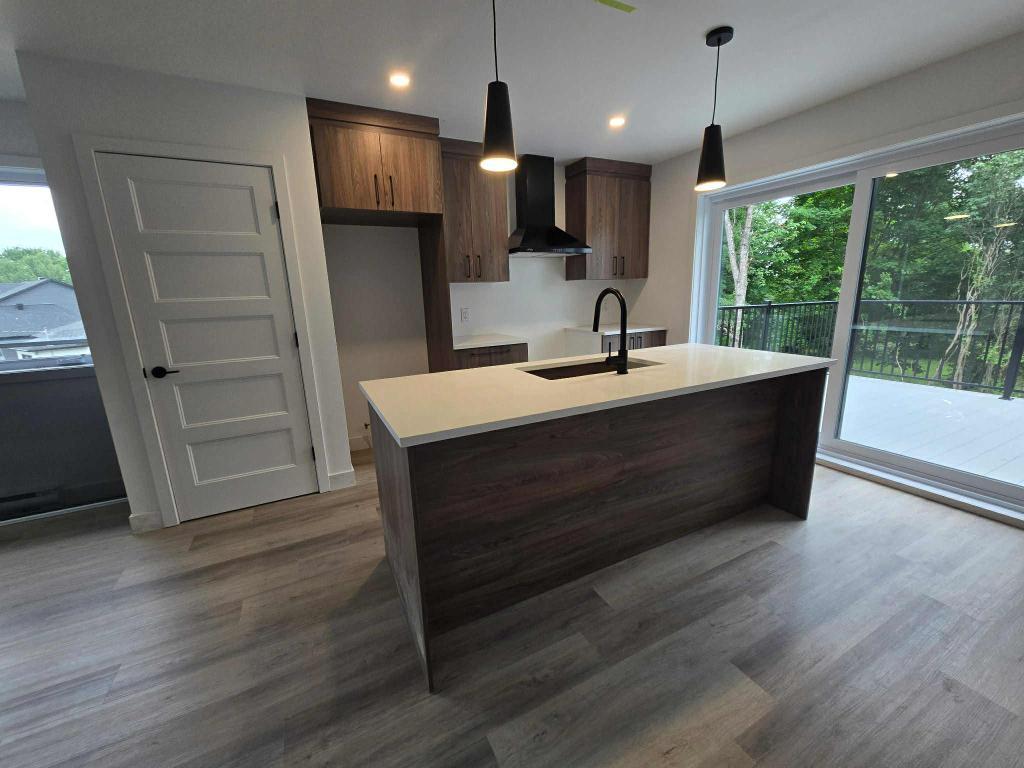 6 1/2 - DUPLEX - sur 2 étage - neuf - rue en rond point