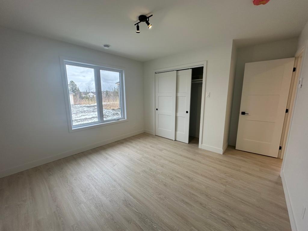 Maison jumelé 5 1/2 a louer