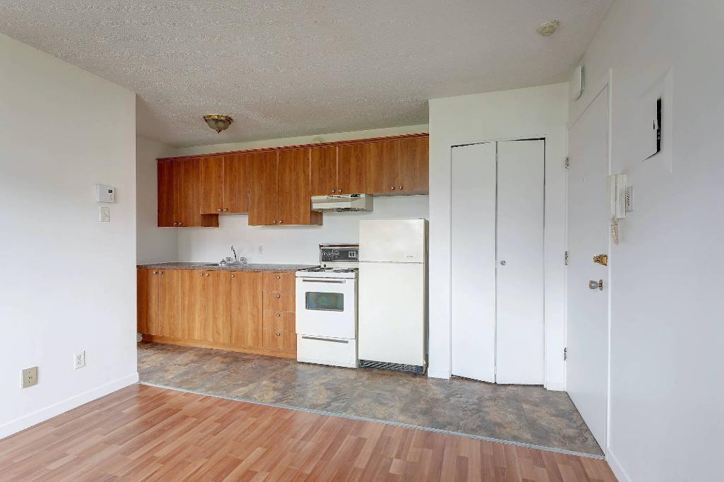 3 1/2 à St-Jérôme - internet inclus - libre 1er Nov ou Dec