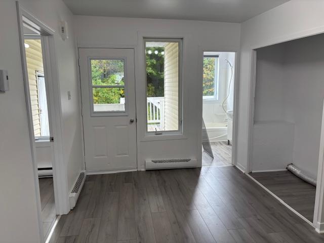 Occasion 41/2 rénové à neuf, 3e étage $700