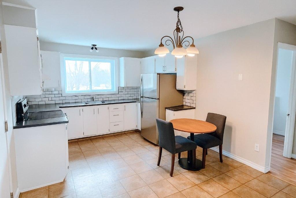 4 ½ St-Rédempteur (Internet et thermopompe inclus)