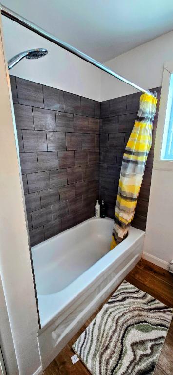 4 ½ St-Rédempteur (Internet et thermopompe inclus)