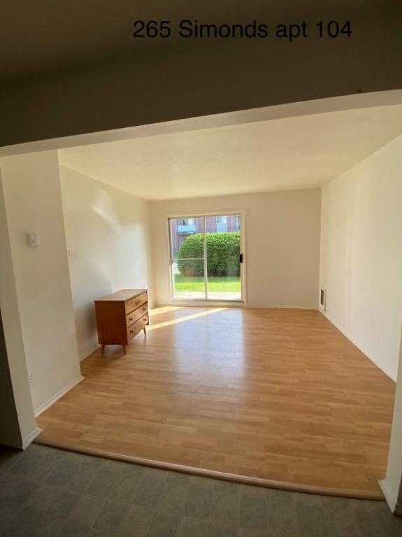 GRAND ET LUMINEUX 4.5 DISPONIBLE 1er FÉVRIER 2025