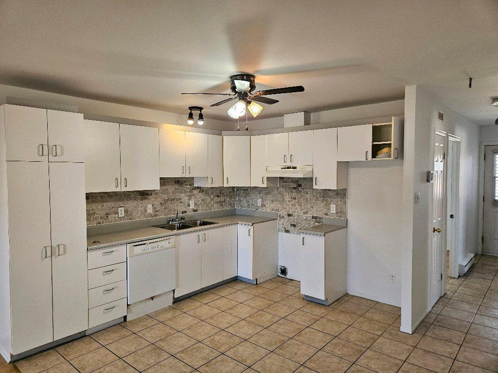 Grand 5 1/2 à louer