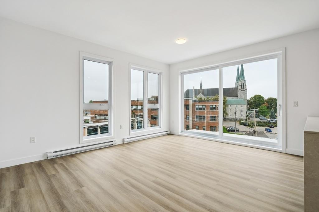 Beaux 3 1/2 ou 4 1/2 au centre-ville, Valleyfield ! SEPTEMBRE 2025