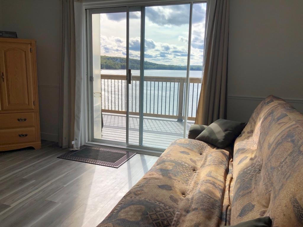 Maison sur le bord de l'eau à louer région de Mont-Laurier