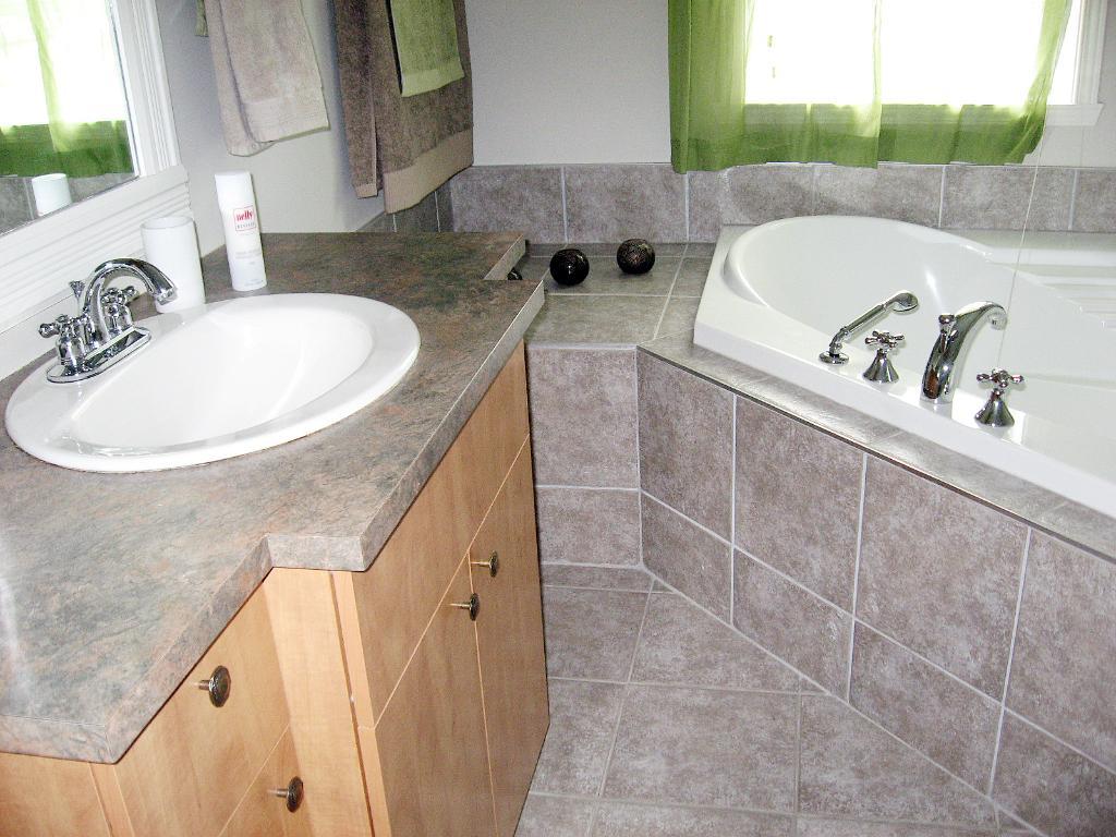 🏡 Magnifique maison jumelé sur 3 étages secteur Lac Boivin