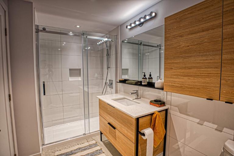 2 CH - 1 SDB - Montreal - $2,600 /mo