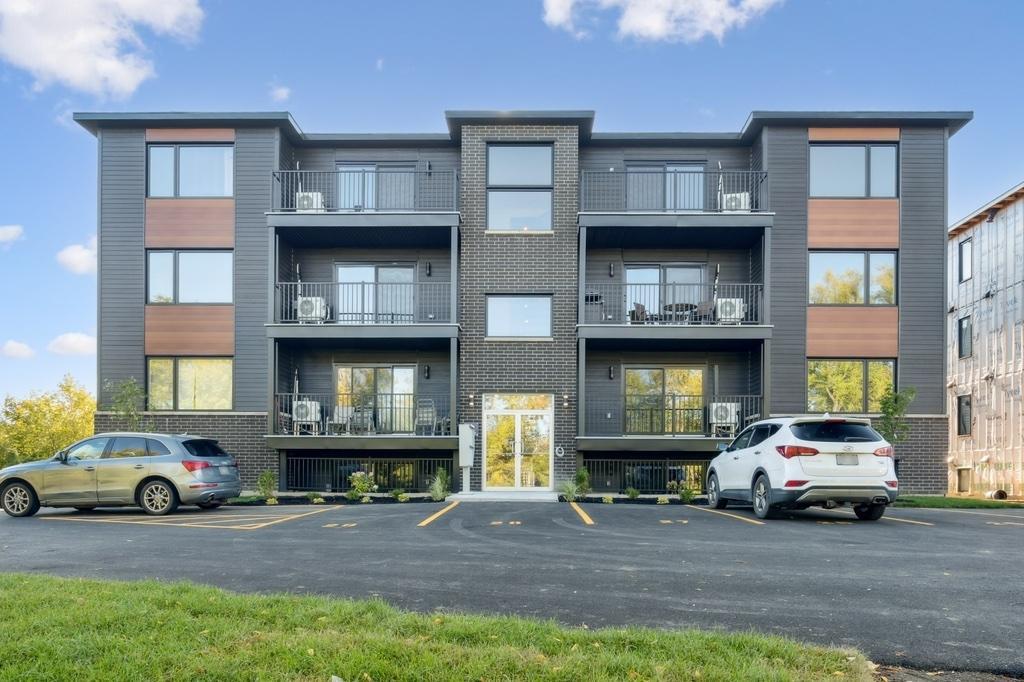 PROMO 1 mois gratuit! Beau 5 1/2 neuf ! Dispo maintenant; Huntingdon