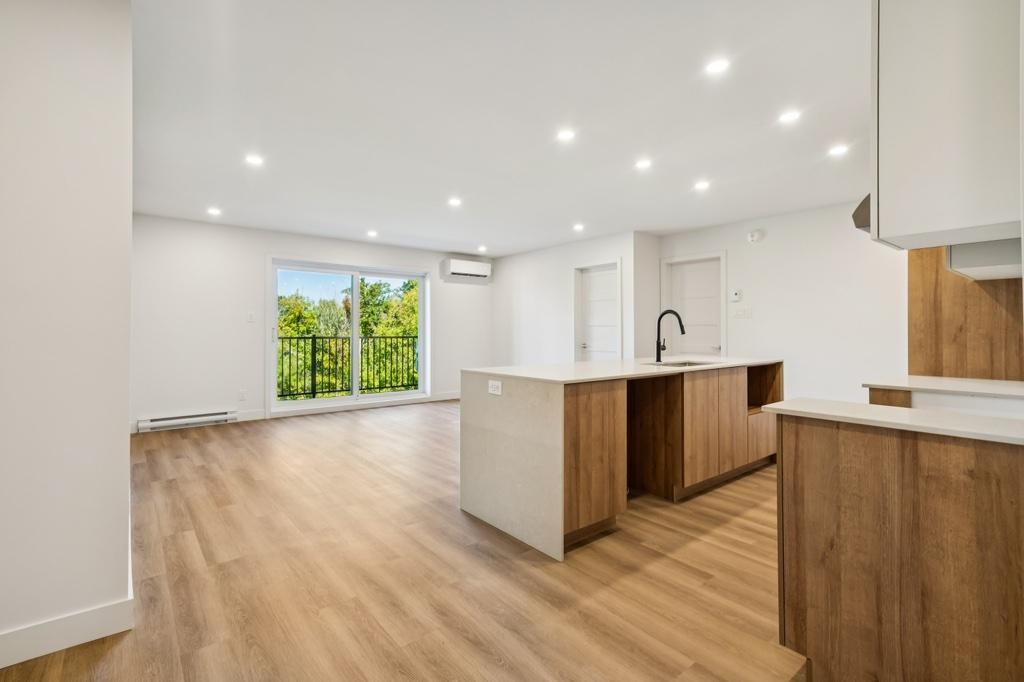 PROMO 1 mois gratuit! Beau 5 1/2 neuf ! Dispo maintenant; Huntingdon