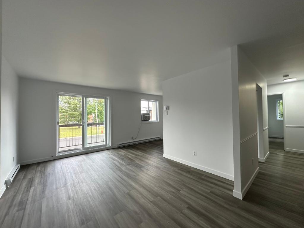 Granby 4 1/2 à louer libre