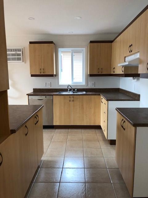 Beau et grand 4.5 de 1 200 p.c. pour 55 ans et plus