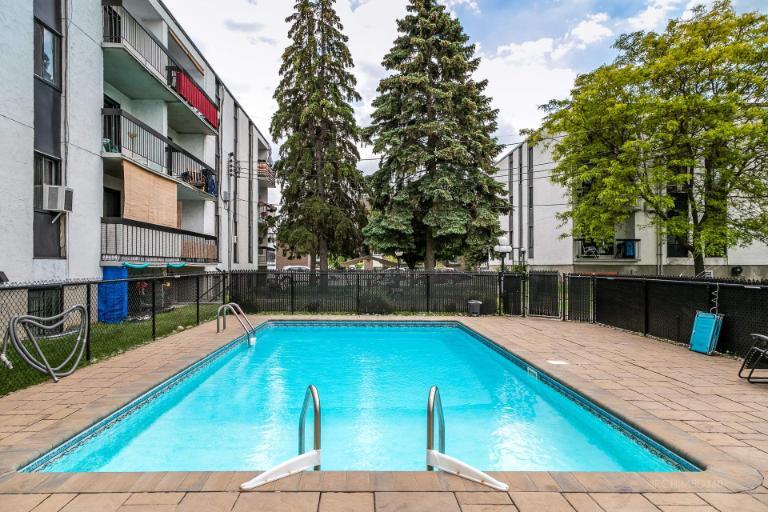 GRAND ET LUMINEUX 3.5 DISPONIBLE 1ER NOVEMBRE!!