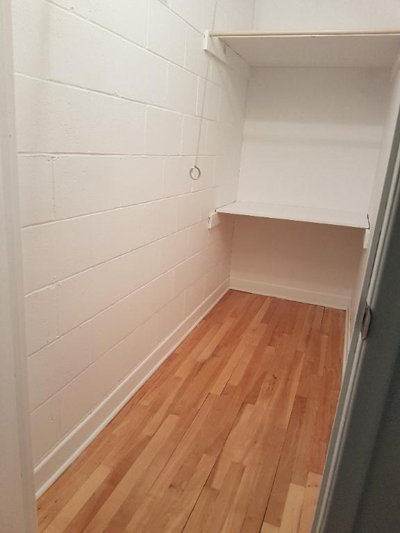 Perle Rare à Saint Lambert - Grand 3 1/2 Renové, entouré d'arbres et près du Village