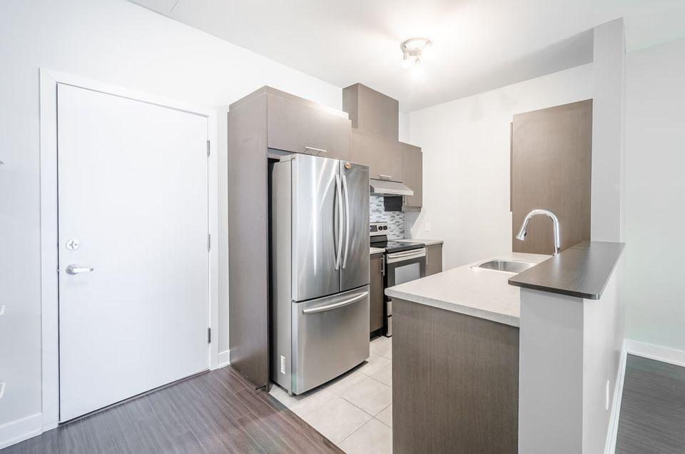 GRAND 3 ½ + GARAGE + ESPACE RANGEMENT OU BUREAU | OCCUPATION POSSIBLE À PARTIR DE DECEMBRE