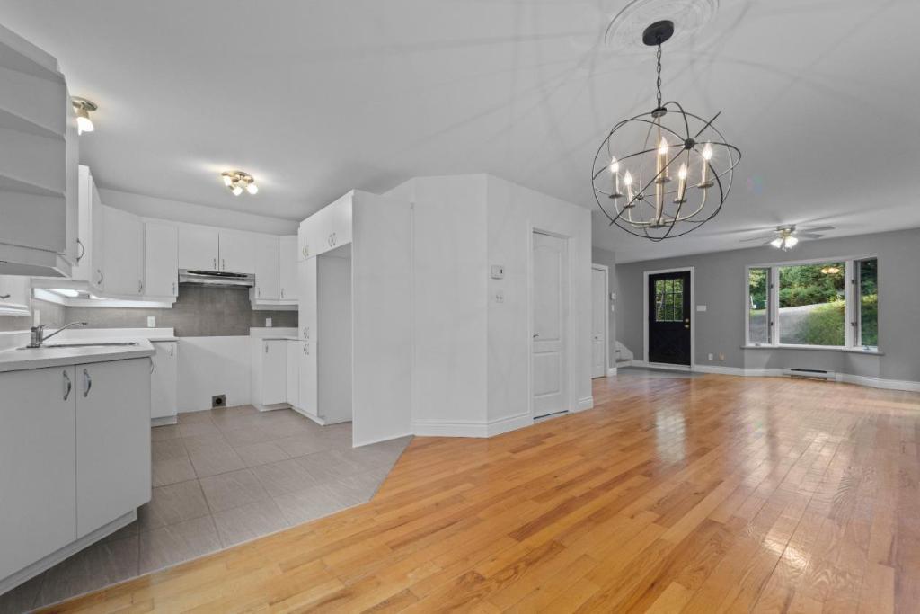 MAISON À LOUER AVEC GARAGE À ST SAUVEUR