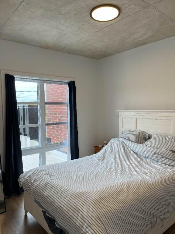 Grand 3 1/2 Mont-St-Hilaire 884pi2