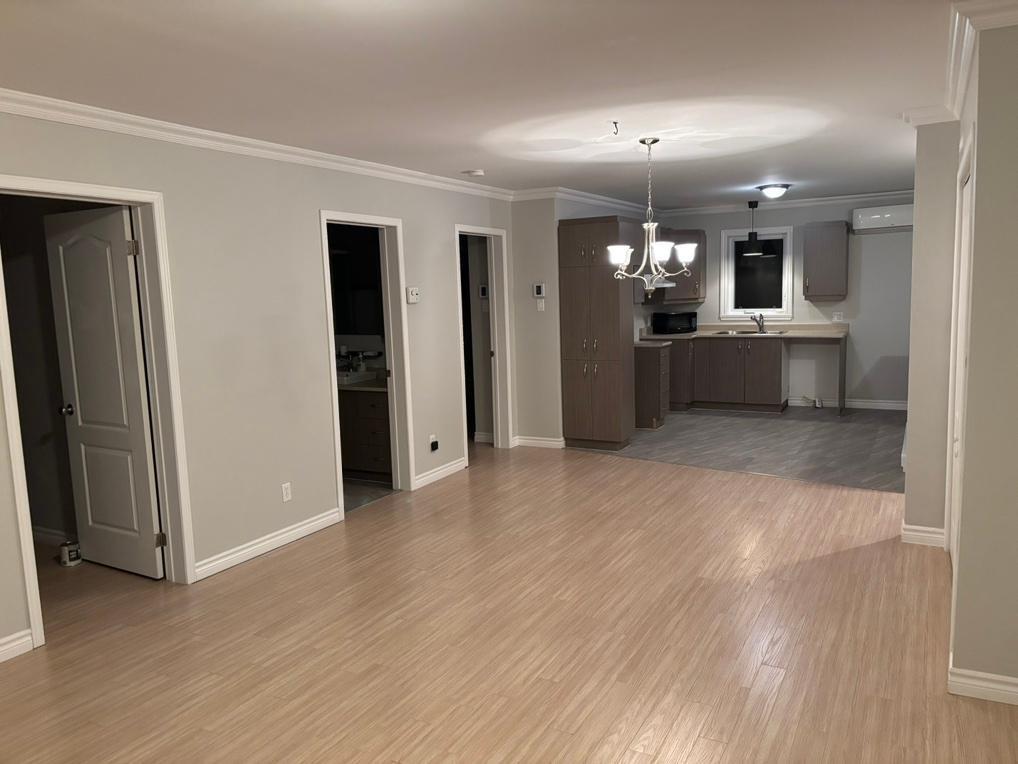 Logement 4 1/2 style condo