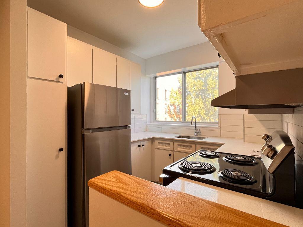 3.5 chauffé à St-Lambert avec piscine sur le toit