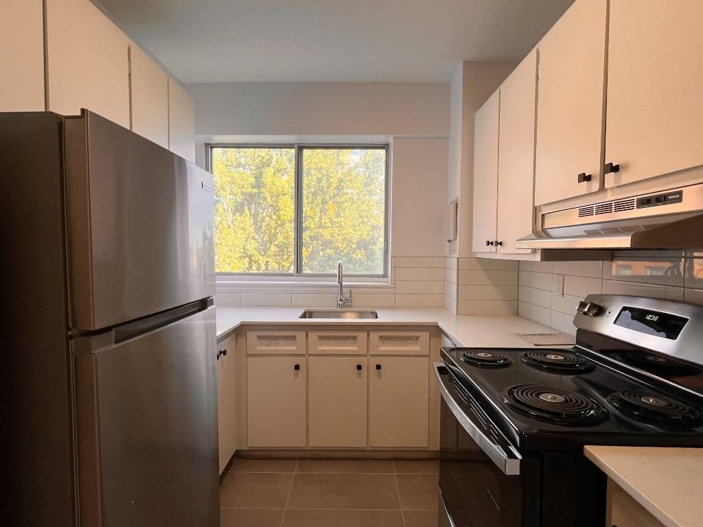 3.5 chauffé à St-Lambert avec piscine sur le toit