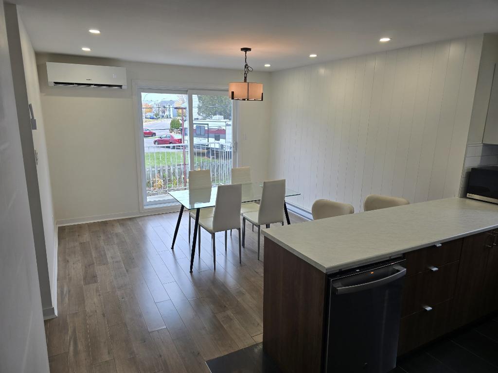 Grand 4 ½ de style condo entièrement rénové – Dernier étage d’un triplex à Sainte-Thérèse !