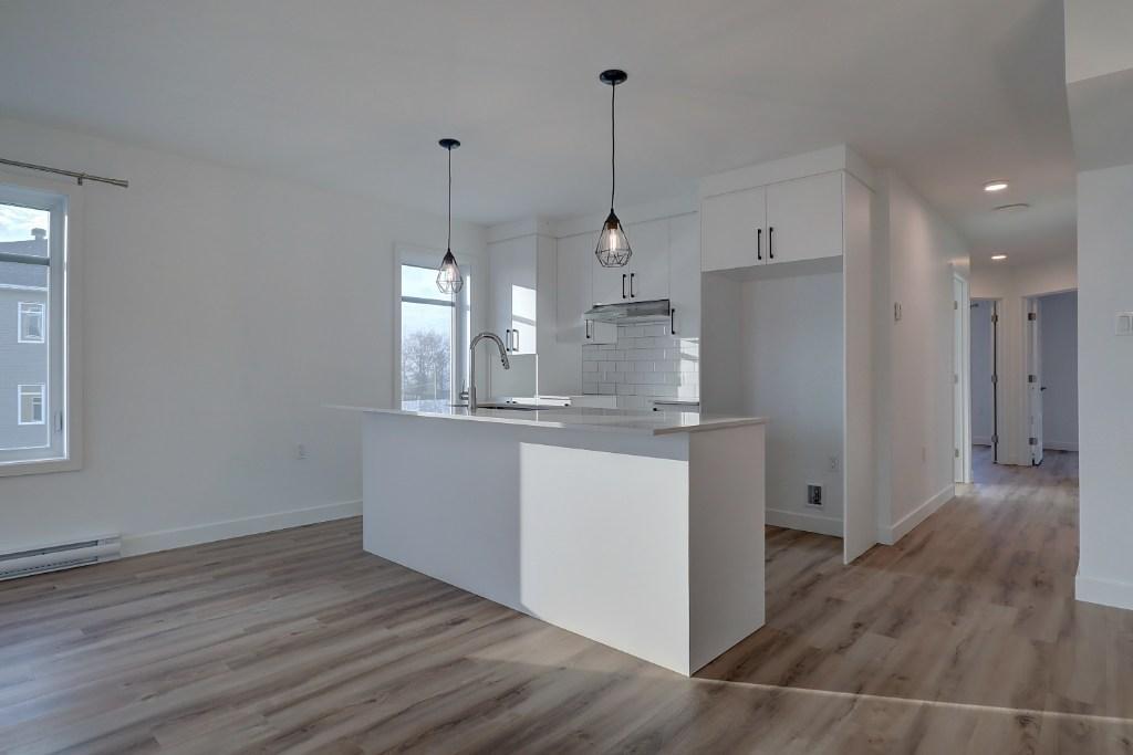 Charmant appartement 5 1/2 à Ascot Corner