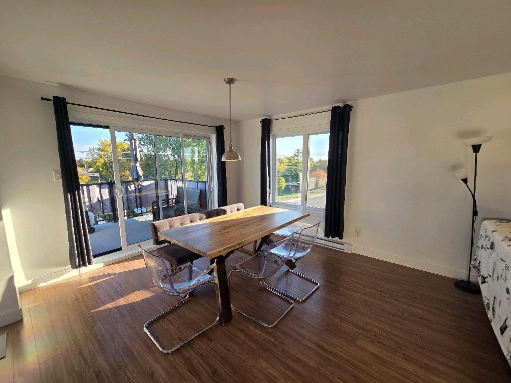 Grand 4 1/2 moderne et lumineux