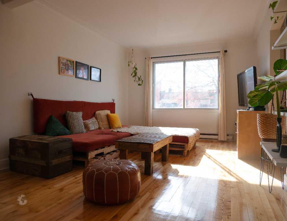 CESSION DE BAIL 4 1/2 meublé et équipé à Montréal !