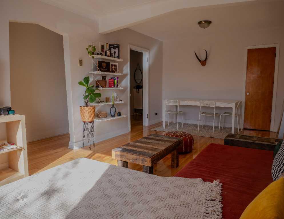 CESSION DE BAIL 4 1/2 meublé et équipé à Montréal !