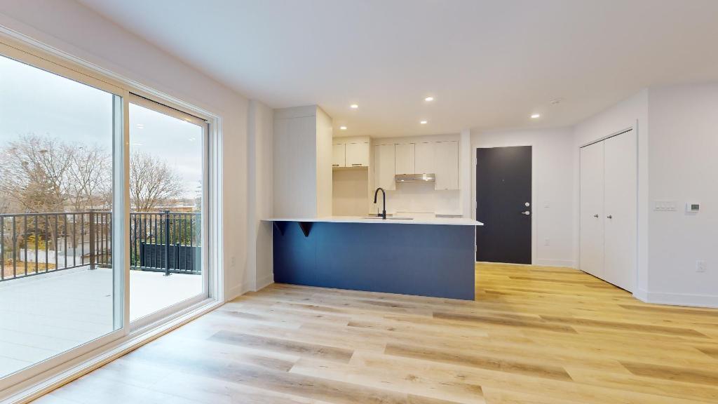 5½ à louer à Laval | 2 SDB | GARAGE | INTERNET | ASCENSEUR | RANGEMENT | 1er décembre 2025