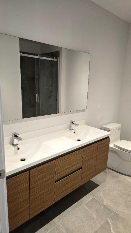 5 1/2 a louer immédiatement- PROMO 1 MOIS GRATUIT *** LAVAL