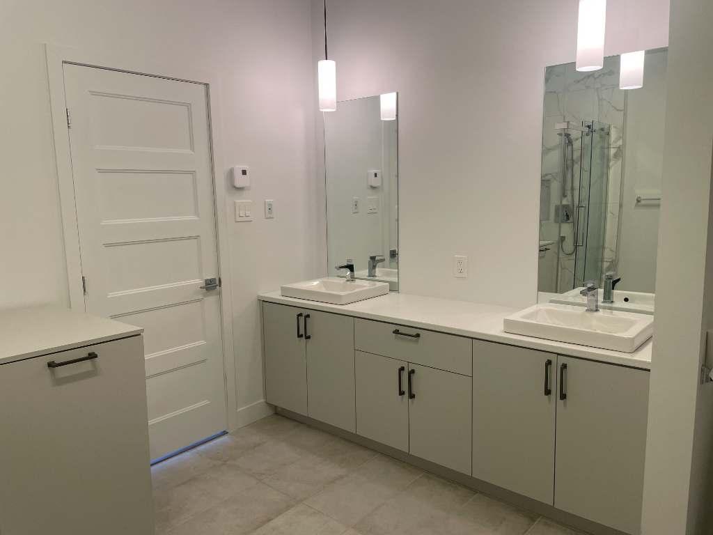 Beau et grand 4 1/2 immeuble 55 ans et +