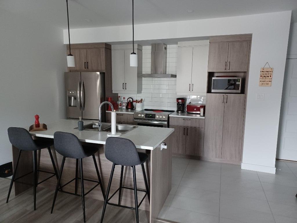 Beau et grand 4 1/2 immeuble 55 ans et +